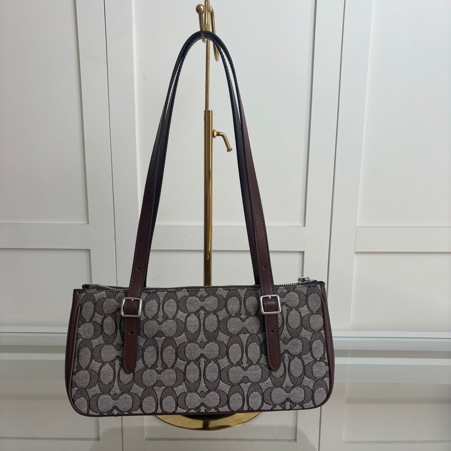 Coach Asher Shoulder Bag em Signature Canvas Grafite e Café
