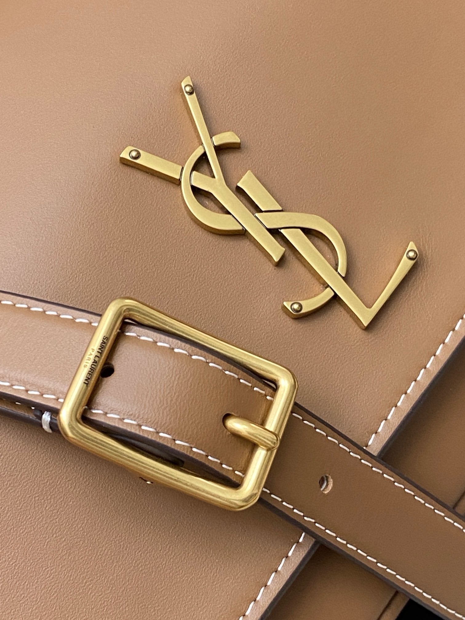 Saint Laurent Niki Saddle Shoulder Bag Cortiça Ferragens Douradas