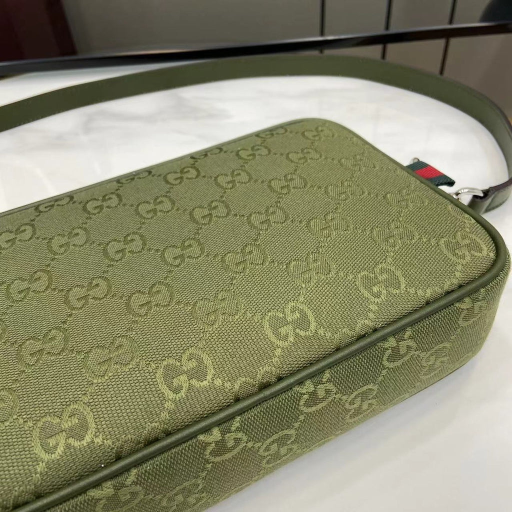Gucci GG Supreme Small Camera Bag Green
