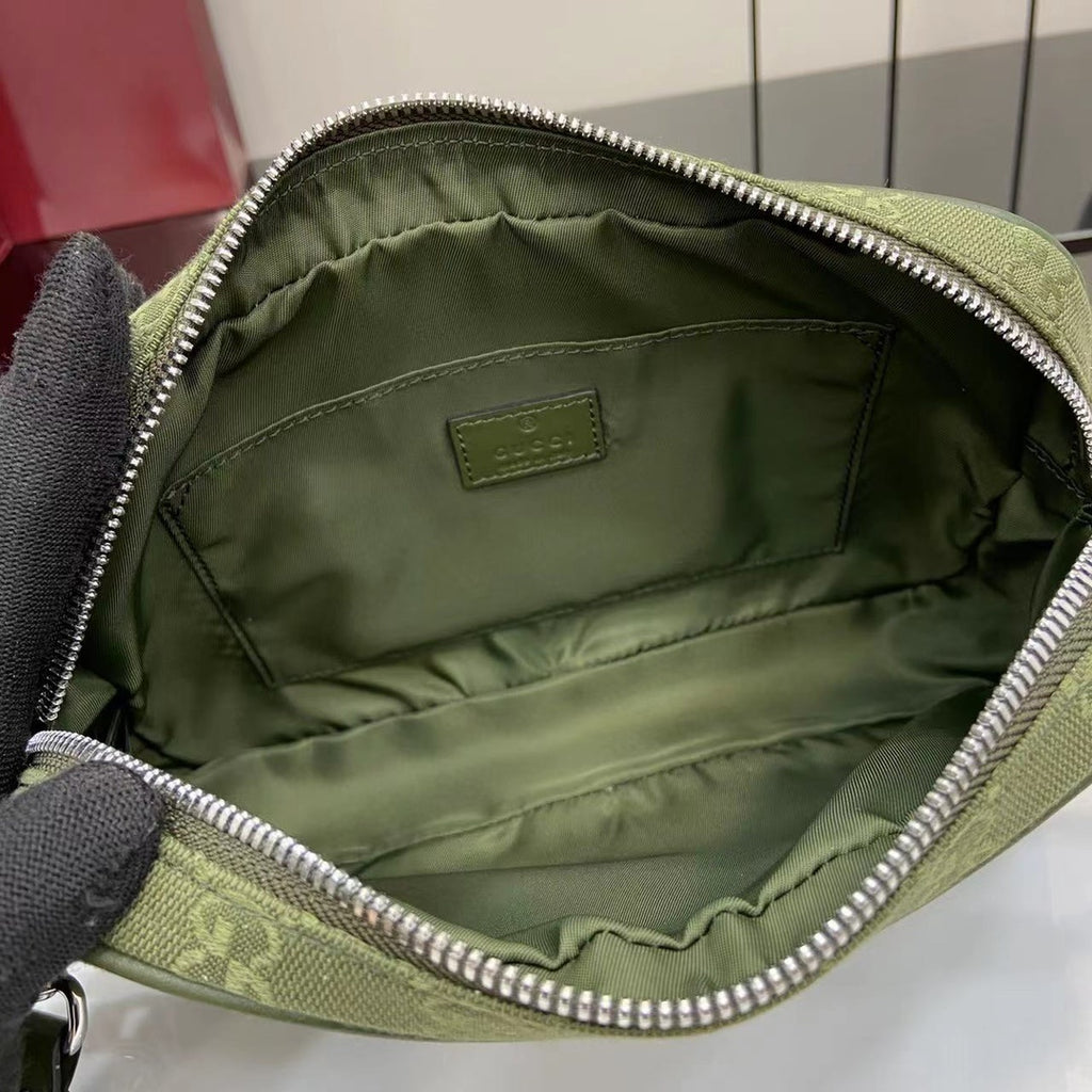Gucci GG Supreme Small Camera Bag Green