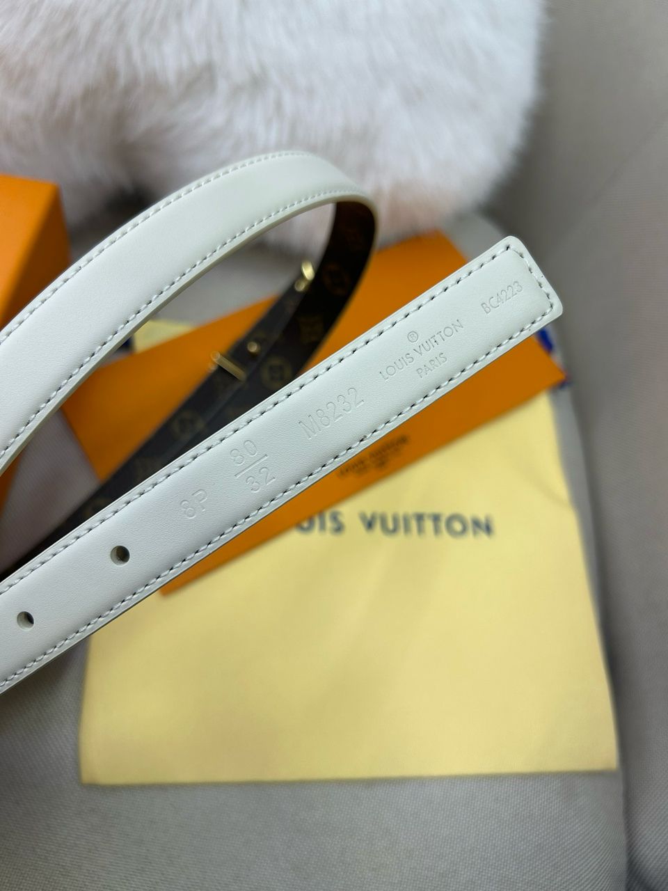Cinto Lv White