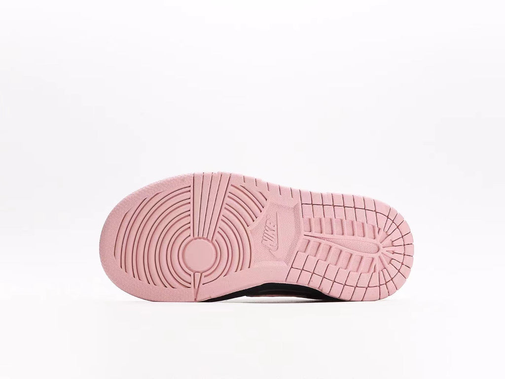 Nike SB Dunk Low  Pink Foam Black Infantil