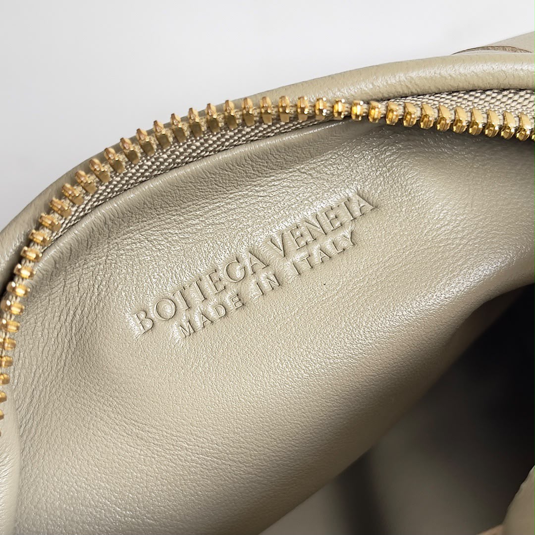 Bottega Veneta Mini Jodie knot Travertine