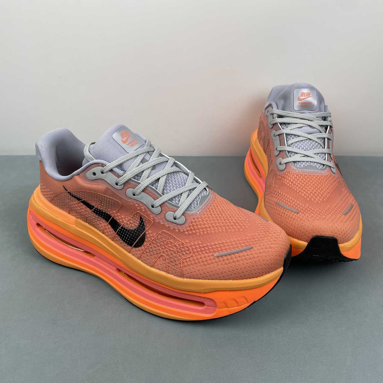 Nike Vomero Premium Orange Pink.