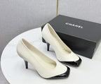 Chanel Square-Toe Cap-Toe Pumps in White. & Black Leather. Salto 9 cm.