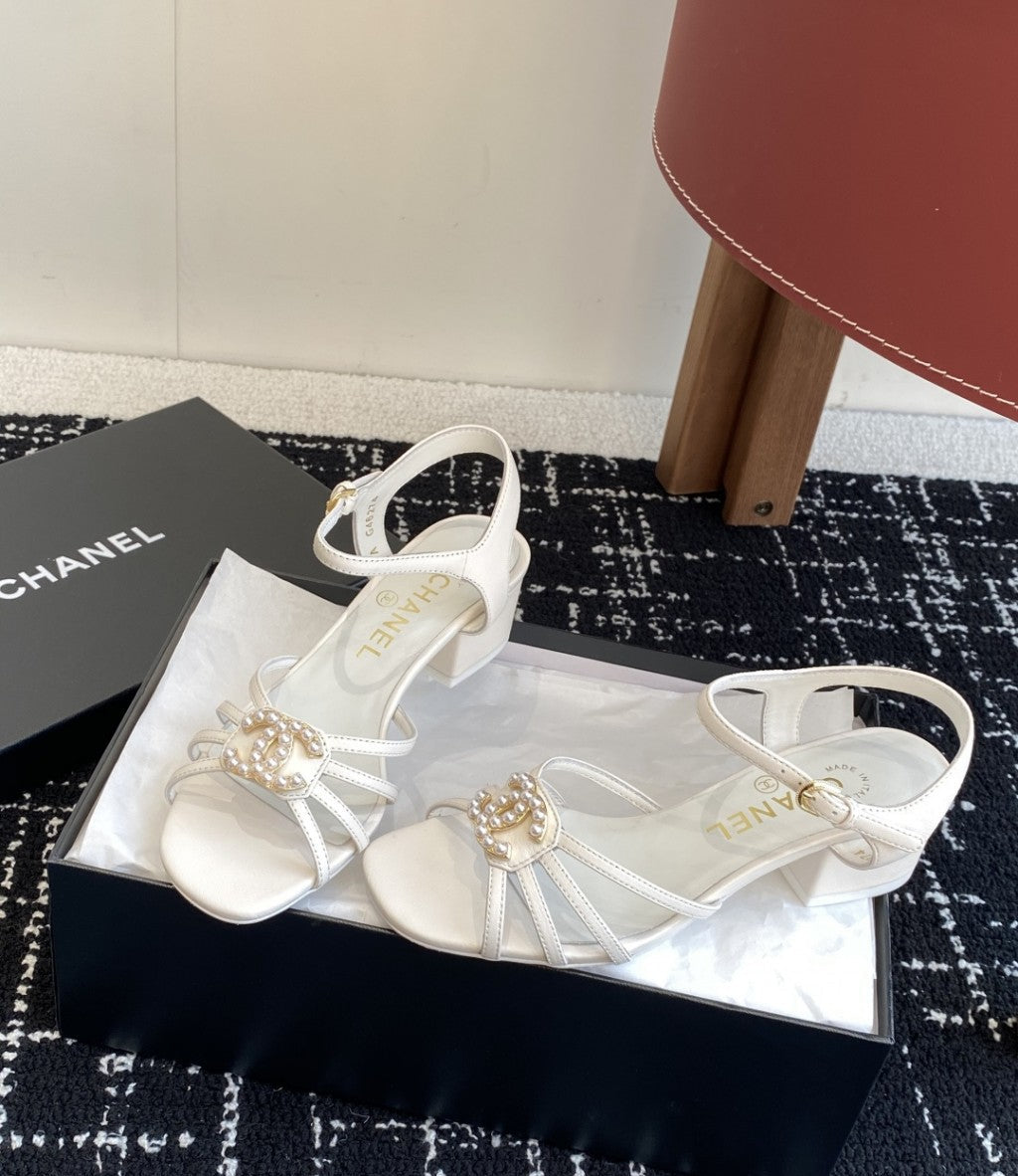 Chanel Interlocking CC Strappy Block Heel Sandal White. Salto 4,5 cm.