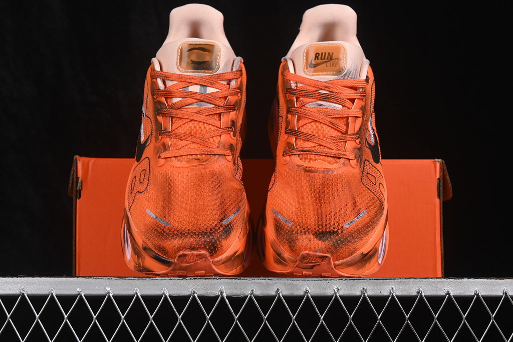 Nike Vomero Premium x Melitta Baumeister Total Orange Chalk .