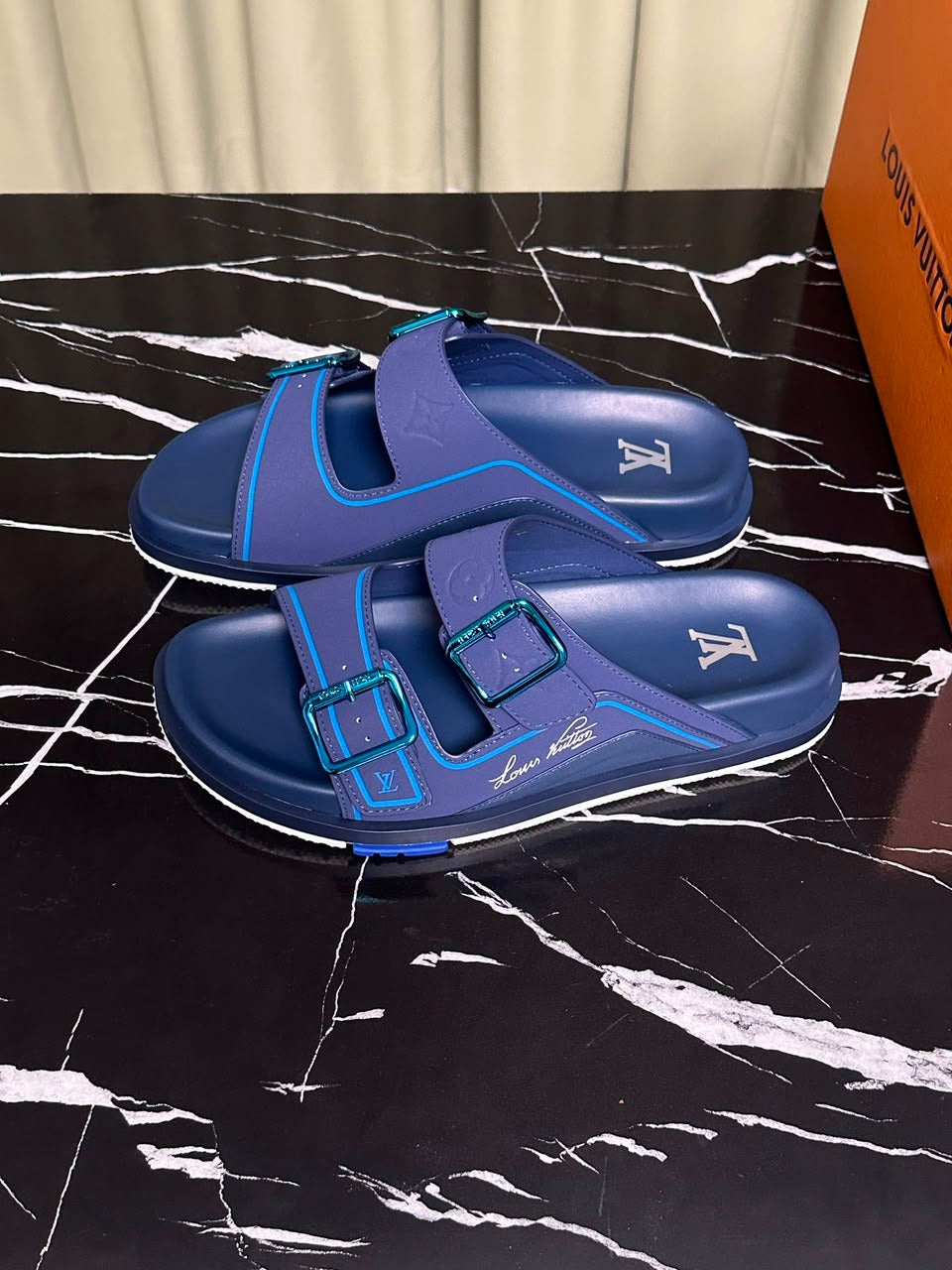 Sandália Louis Vuitton Trainer Mule Naty