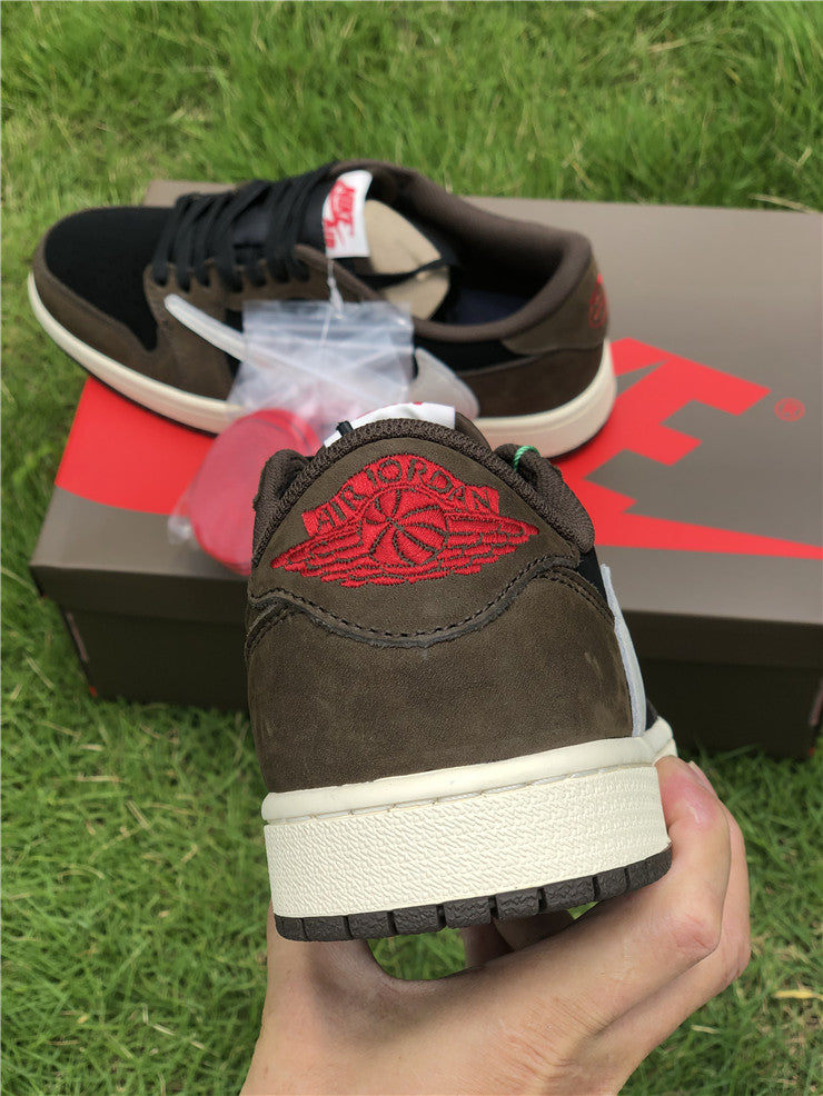 Jordan 1 Retro Low OG SP Travis Scott Dark Mocha CQ4277-001.