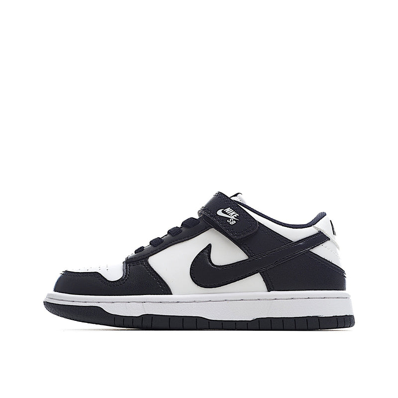 Nike Dunk Low black and white