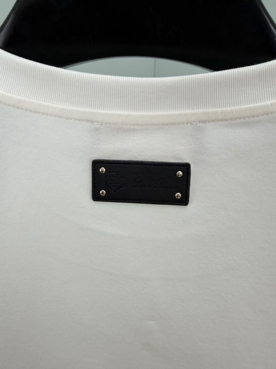 Loro Piana Camiseta de Algodão Com Placa de Logo em Couro