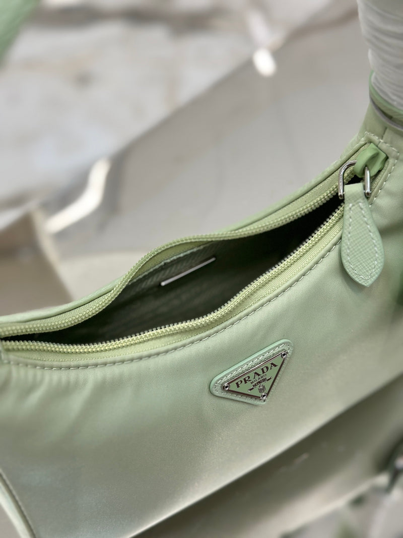 Bolsa Prada mini Re-Edition 2000