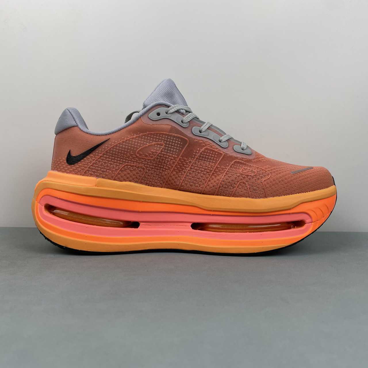 Nike Vomero Premium Orange Pink.