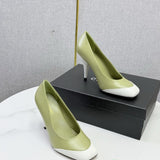Chanel Square-Toe Cap-Toe Pumps in Olive Green & White Leather. Salto 9 cm.