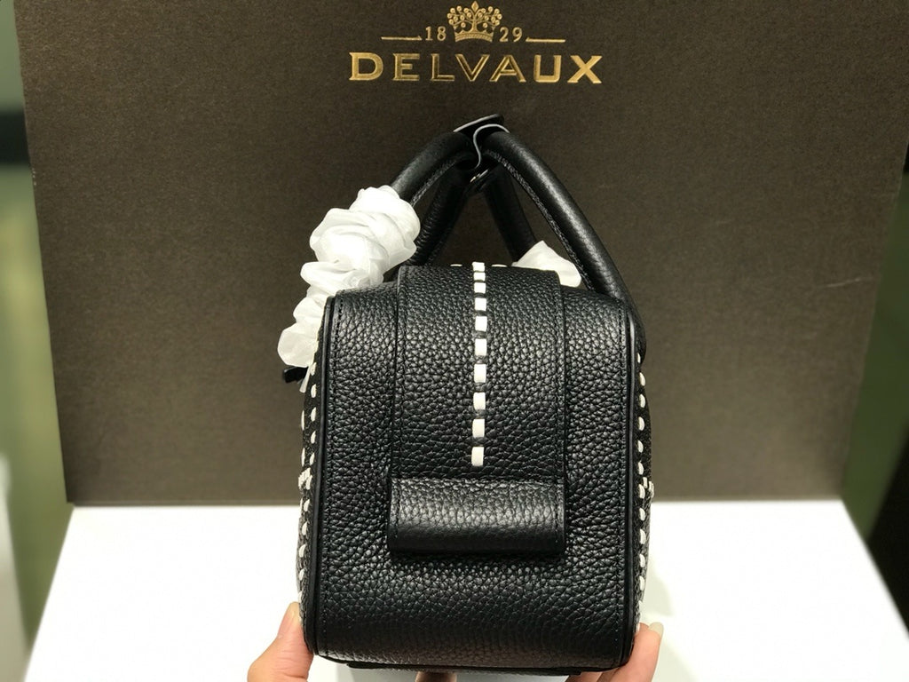 Delvaux Cool Box Black Costura Contrastante