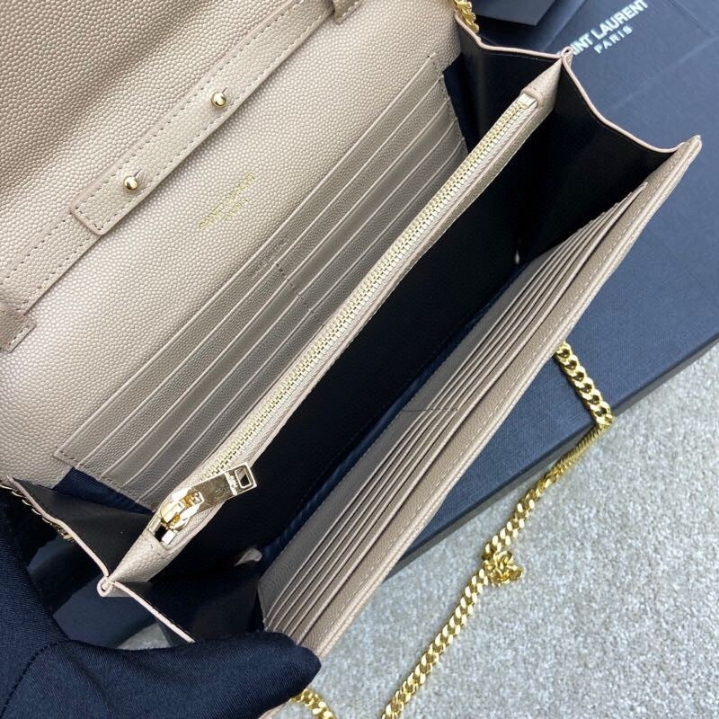 Saint Laurent Shoulder Bag Bege Ferragens Douradas.