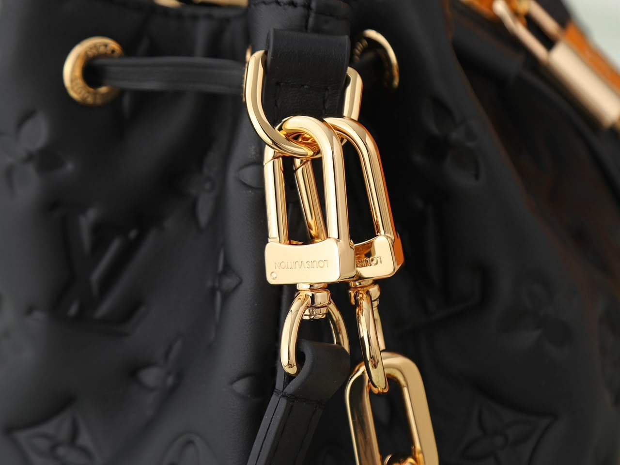 Louis Vuitton Bag  Bucket Coussin