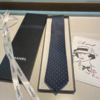 GRAVATA CHANEL DE SEDA COM MOGRAMA CC