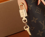 LV Bolsa Lockit BB Monogram. ( pronta entrega )