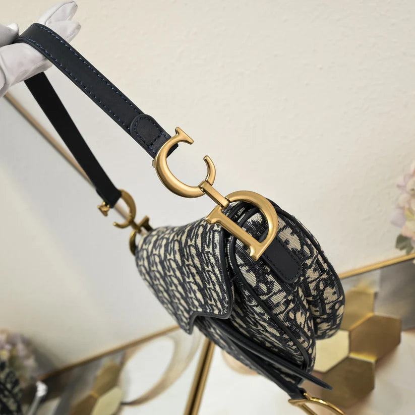 Bolsa Oblique Saddle Black