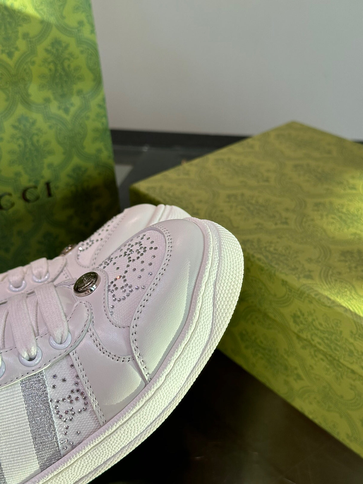 Gucci Screener Light Grey Leather