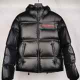 Jaqueta Down Puffer Prada.