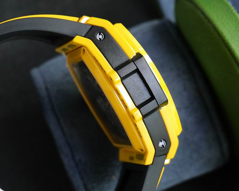 Relógio Hublot Spirit Of Big Bang Yellow Magic