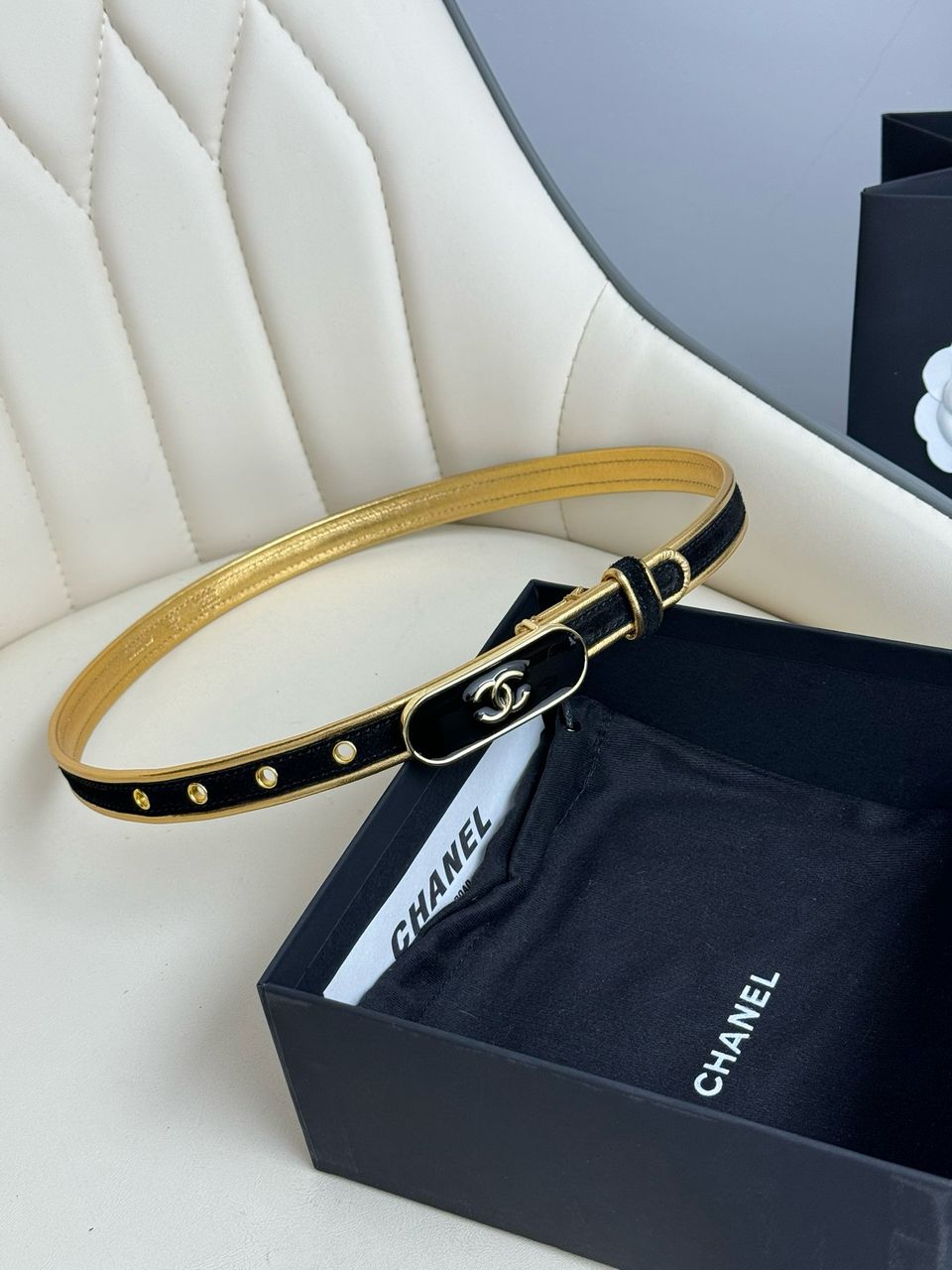 Cinto Chanel Black and Gold
