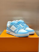 Trainer Light Blue