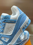 Trainer Light Blue