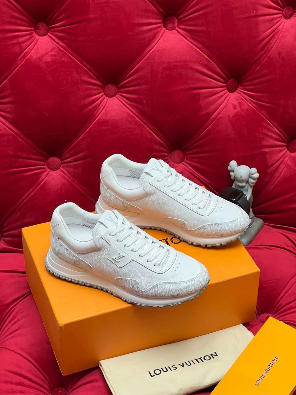Louis Vuitton Run Away White Grey
