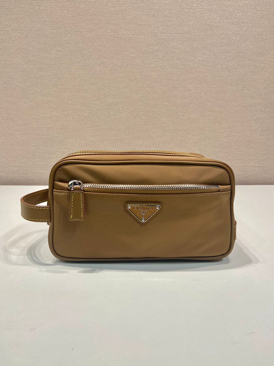Prada Necessaire de re-nylon.