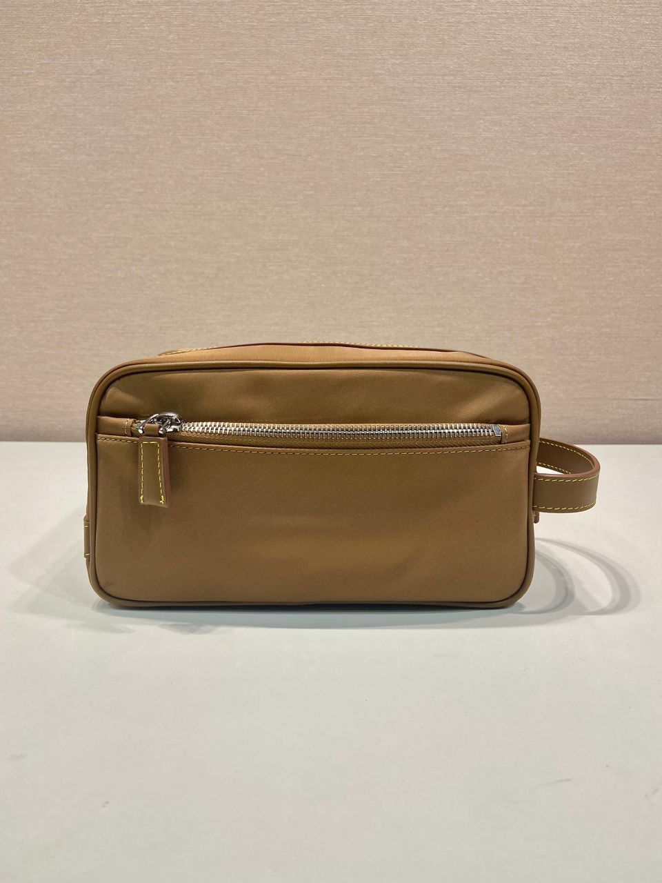 Prada Necessaire de re-nylon.