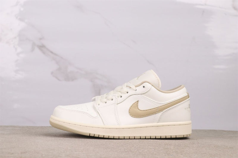 Nike Air Jordan 1 Low Bege