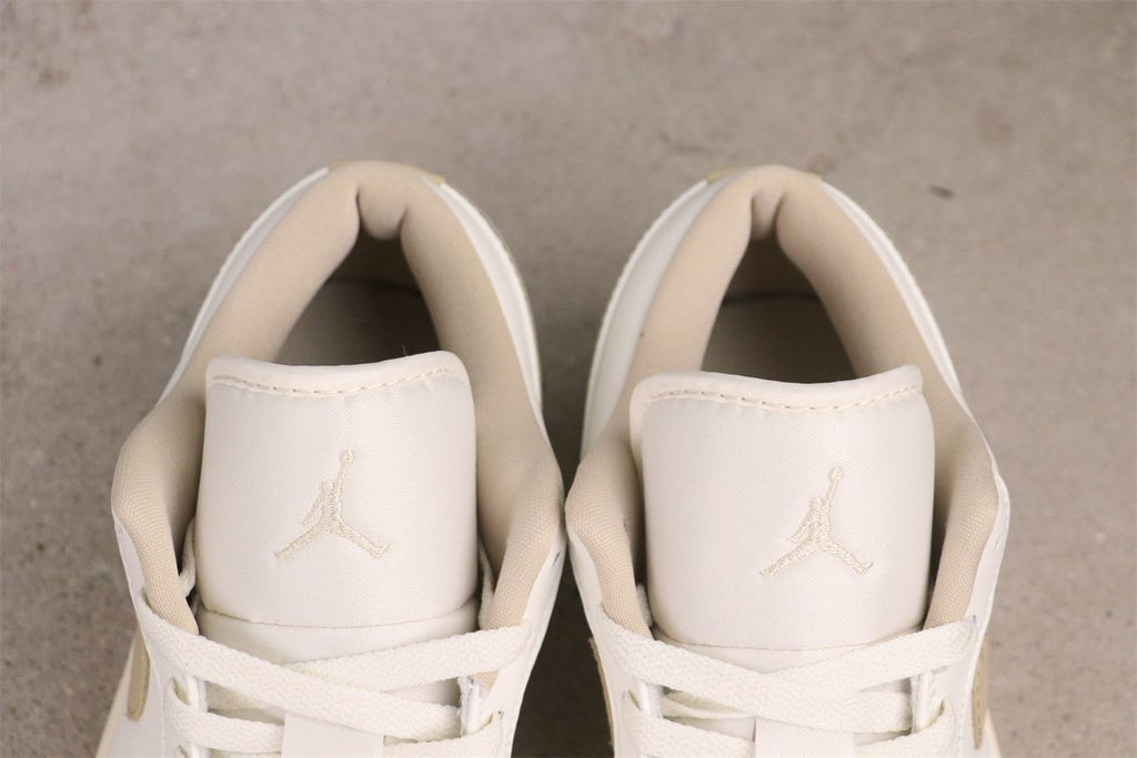 Nike Air Jordan 1 Low Bege