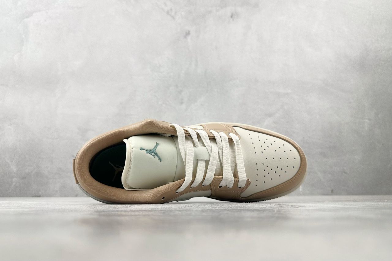 Nike Air Jordan Low Bege
