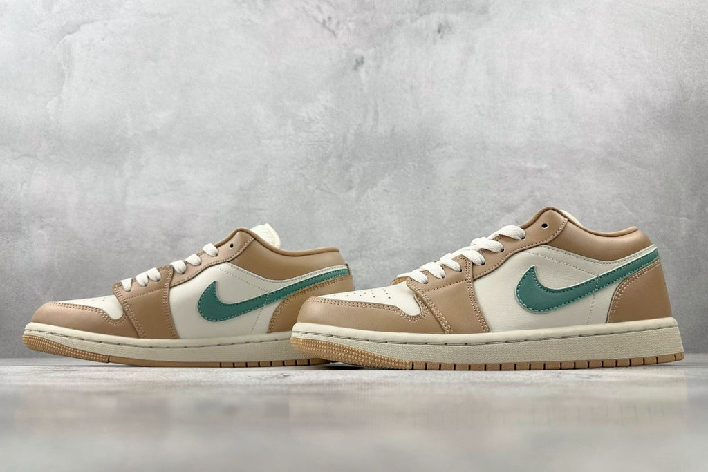 Nike Air Jordan Low Bege