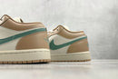 Nike Air Jordan Low Bege