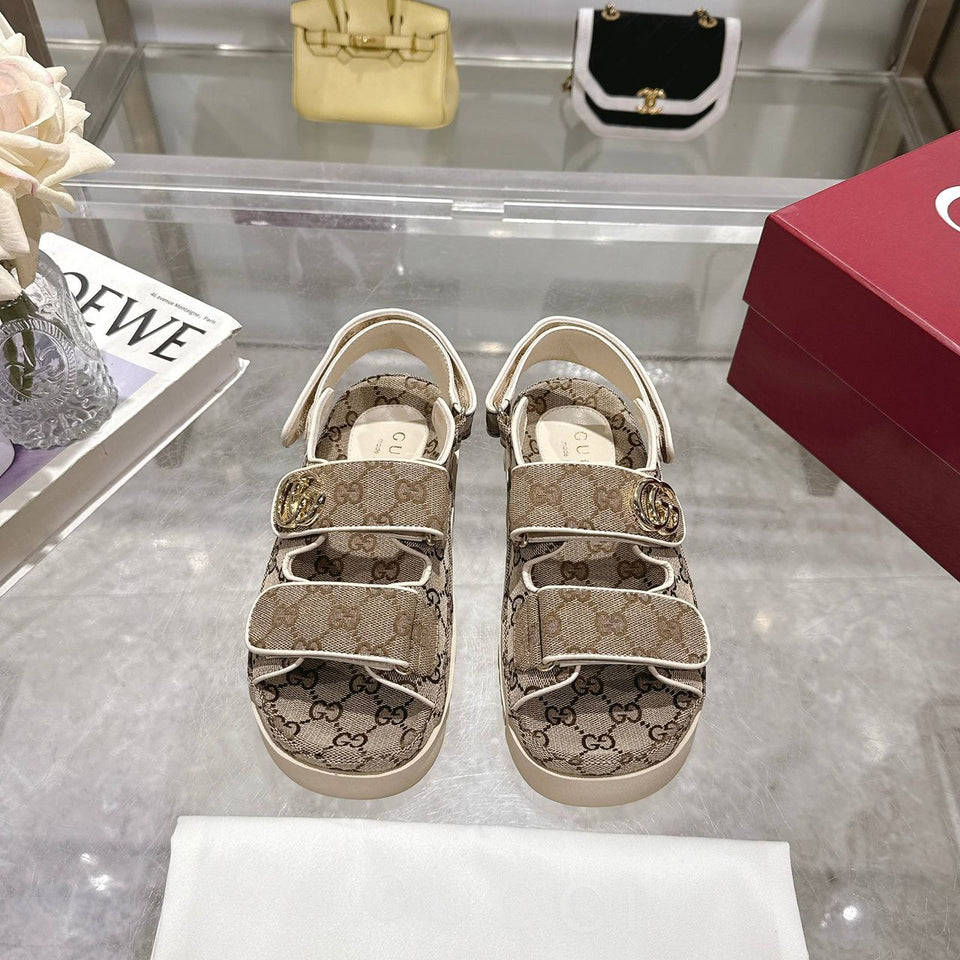 Gucci Sandália Double G