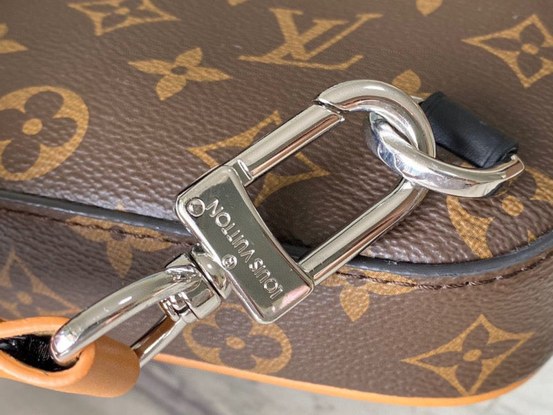 Avenue Sling Bag