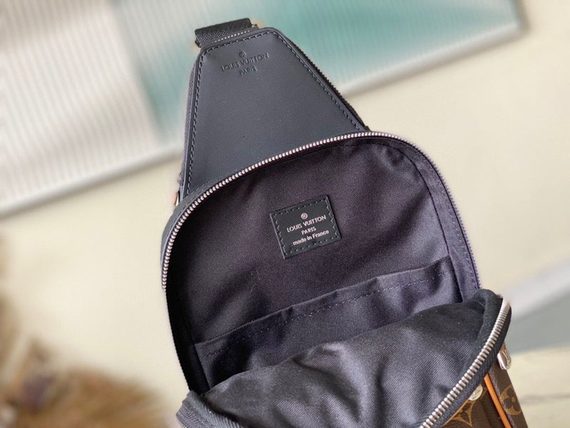 Avenue Sling Bag