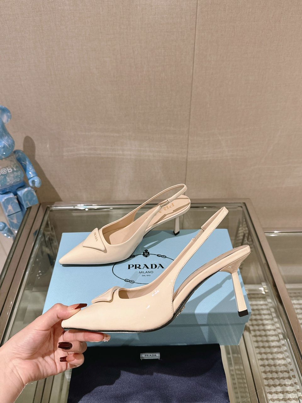 Prada Scarpin Slingback Nude/bege.