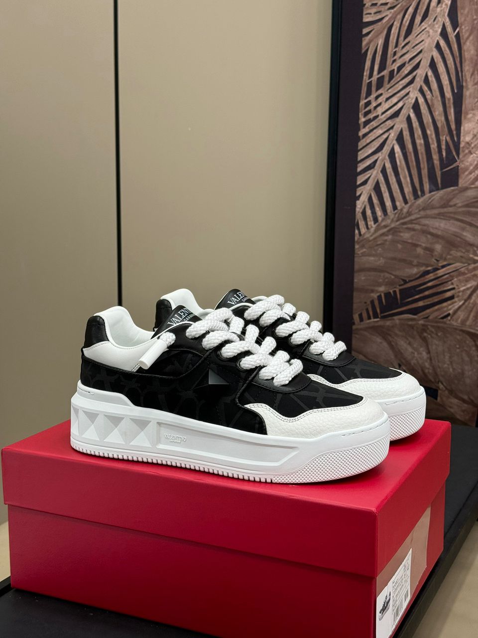 靴 Valentino garavani 36,5 Valentino Garavani One Stud Panelled Sneakers – Manfrim Store