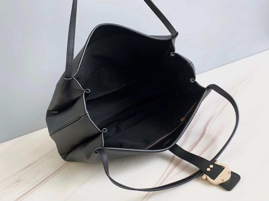 Ferragamo Women Leather Tote Bag