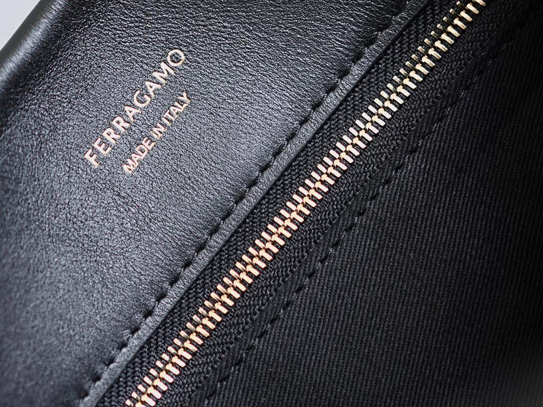 Ferragamo Women Leather Tote Bag