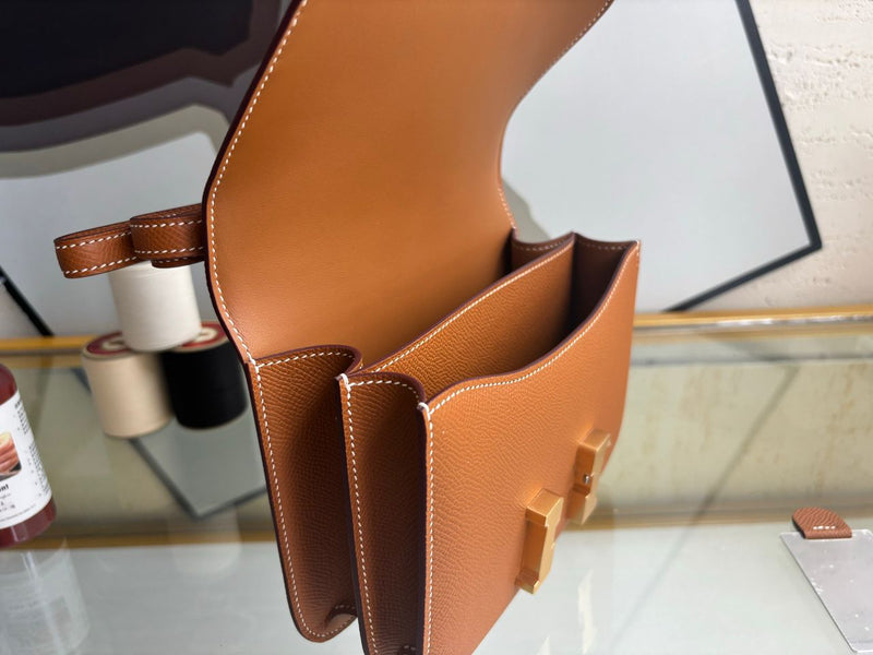Hermès Constance