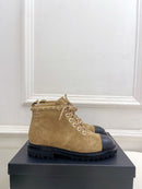Chanel Ankle Boots de Camurça