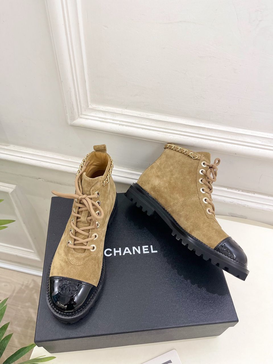 Chanel Ankle Boots de Camurça