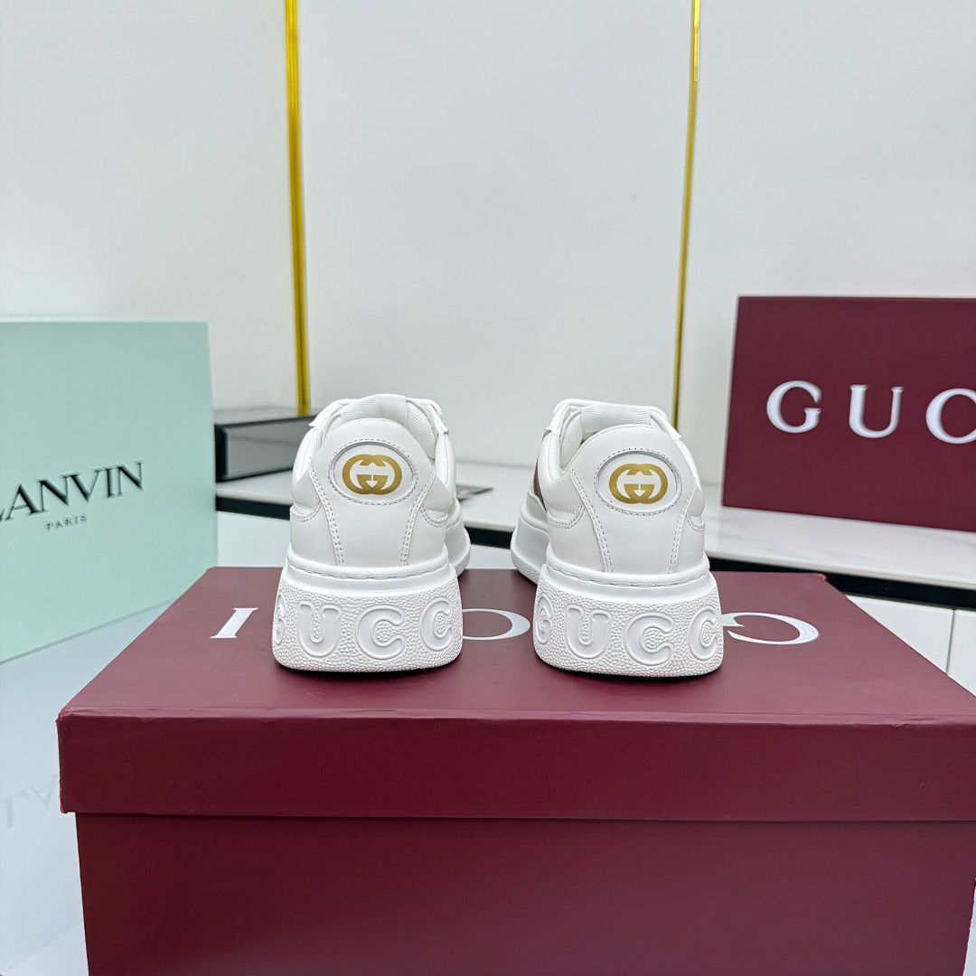 Gucci Chunky B Sneaker Branco.