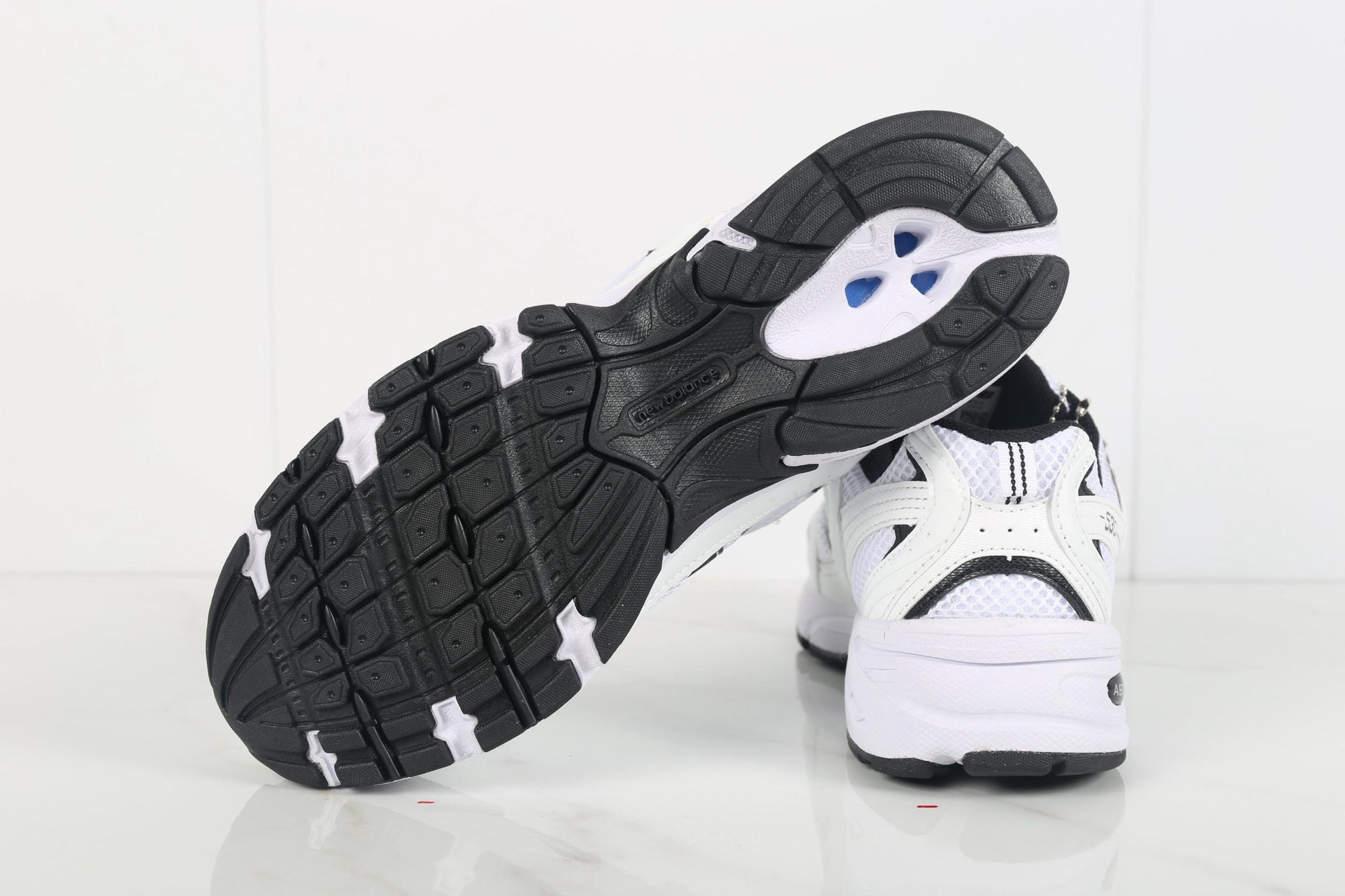 New Balance 530 White Black Details
